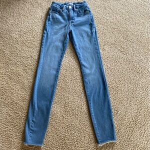 Good American Light Blue Skinny Jeans